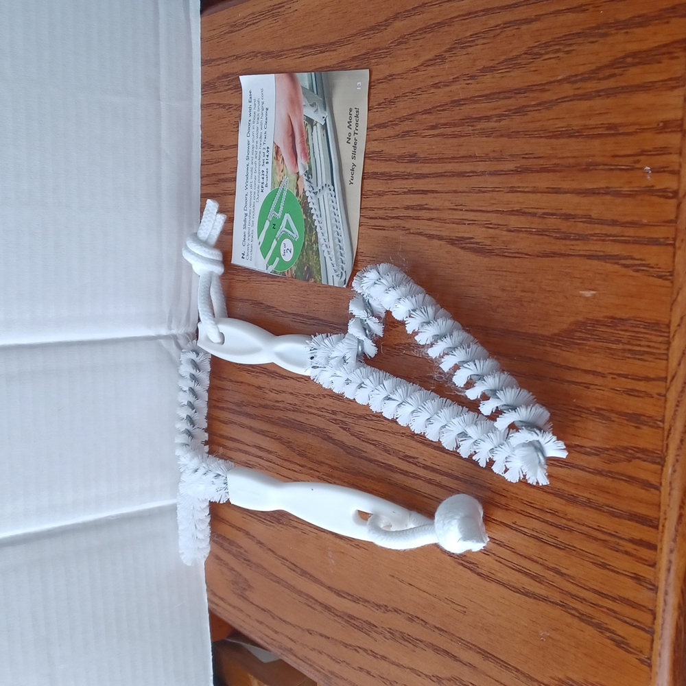 Track cleaning tool